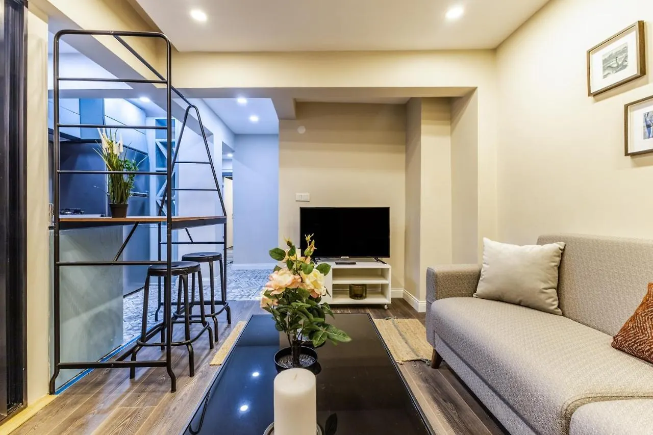 Located Flat Apartment Istanbul